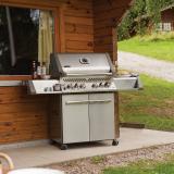 P500-lifestyle-10-napoleon-grills.jpg