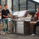 PRO500-lifestyle-04-napoleon-grills.jpg