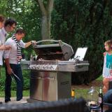 PRO500-lifestyle-31-napoleon-grills.jpg