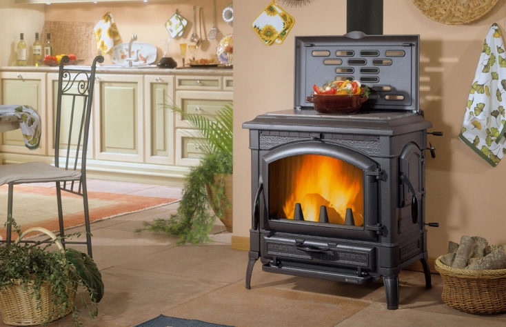 La Nordica Isotta Con Cerchi - krbová kamna