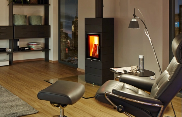 Leda CORNA - černý lak - litinová krbová kamna