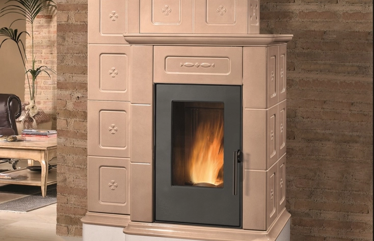 Piazzetta ORTISEI - pelety - krbová kamna