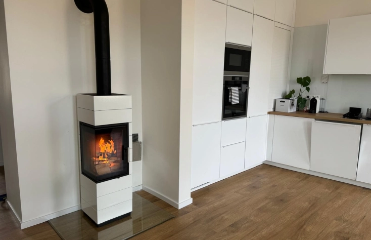 Leda CORNA ES - bílý smalt - litinová krbová kamna